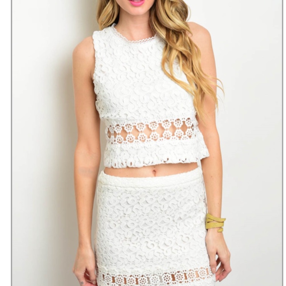 Sale!!! Brand new Sexy Sleeveless lace crop top